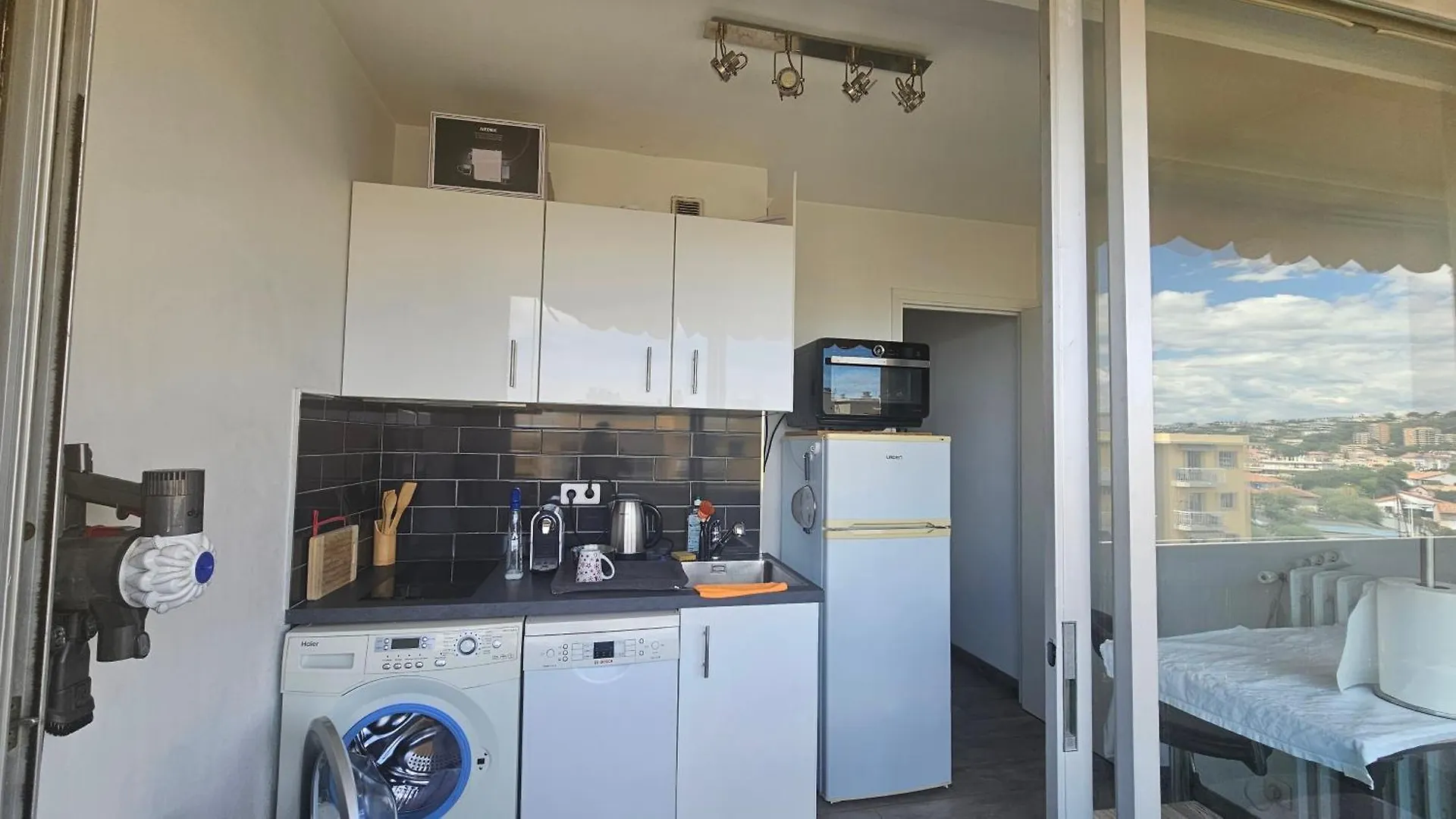 Studio Pas Loin De La Mer Parking Prive Cagnes-sur-Mer